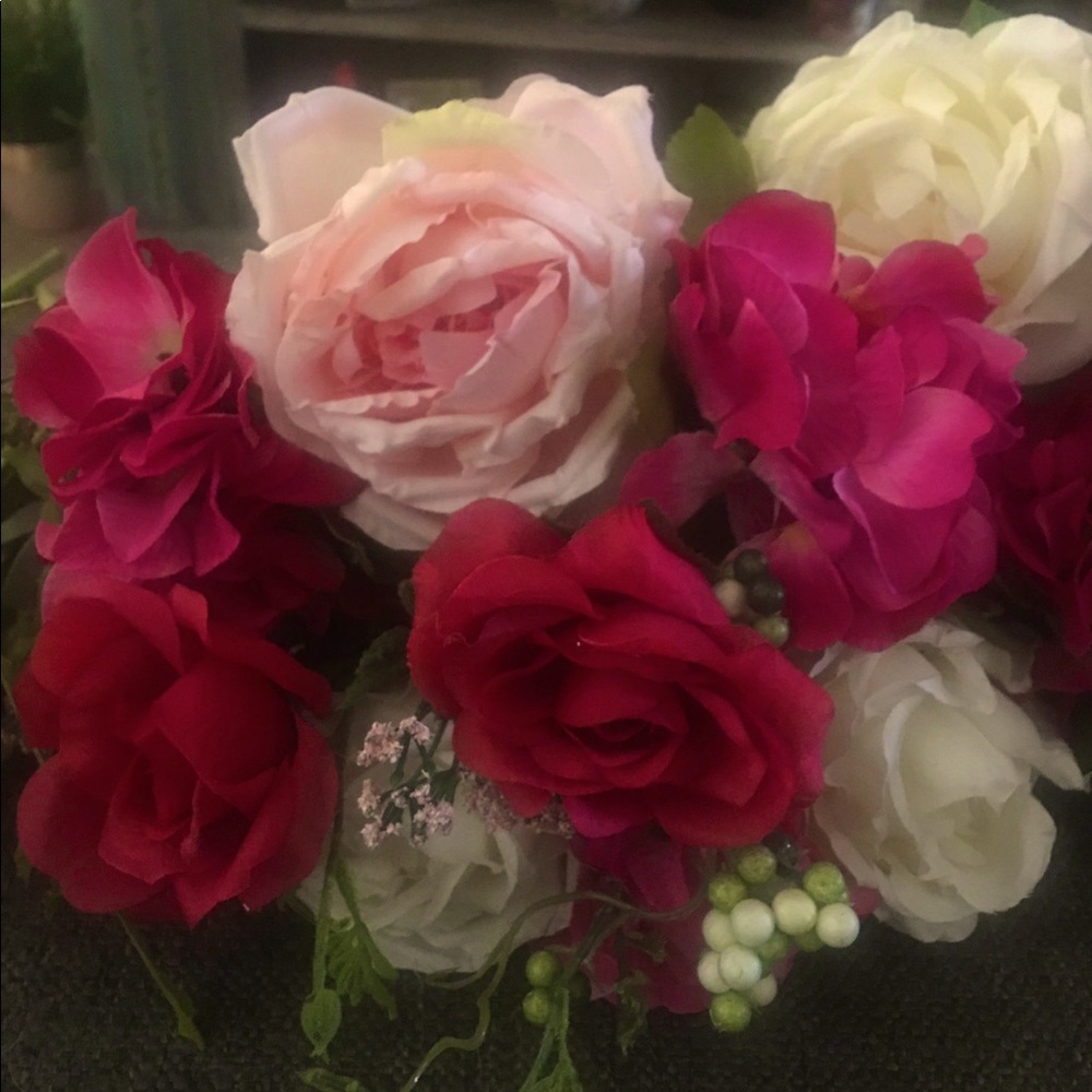 Artificial Flowers & Greenery